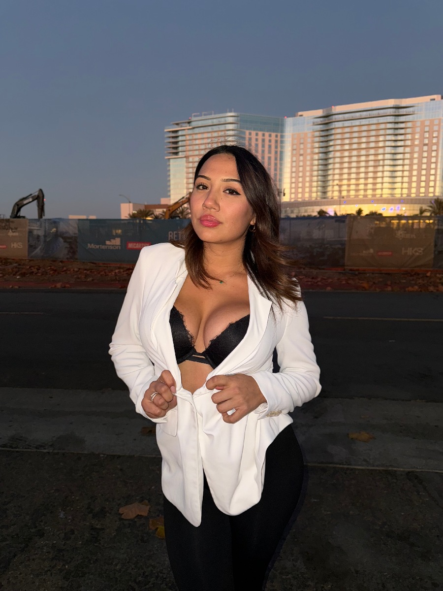 Take a pause and enjoy Ali Cruz — streaming from Nassau