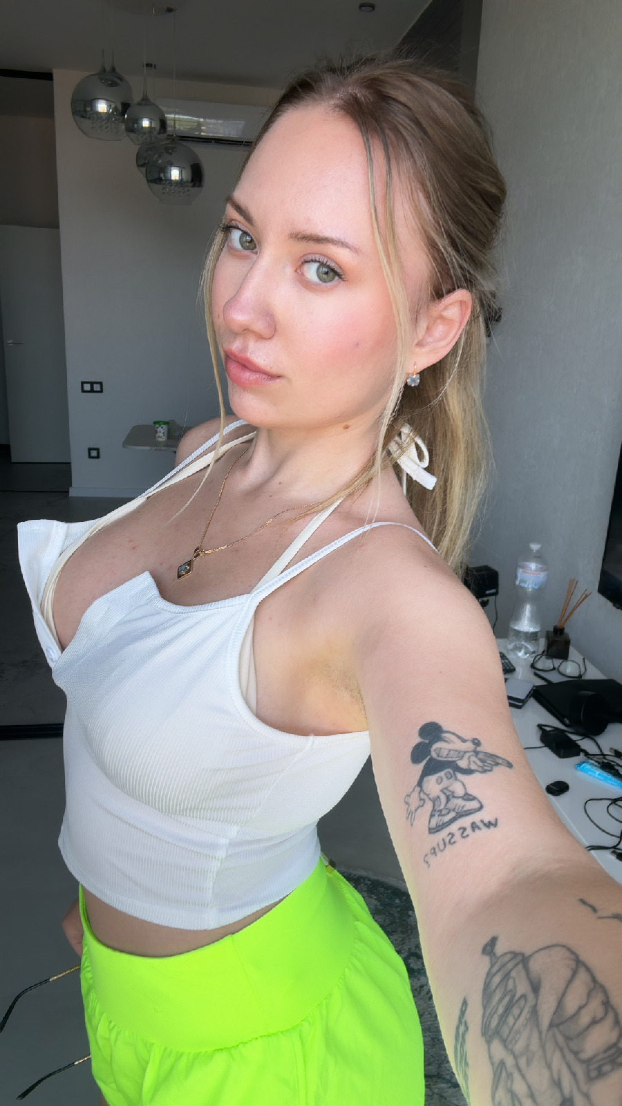 KateV in her underwear in Nassau