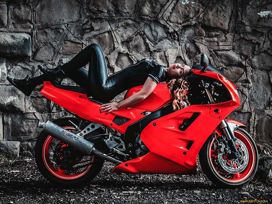 Beautiful girl Beautiful girls and motorcycles in Nassau